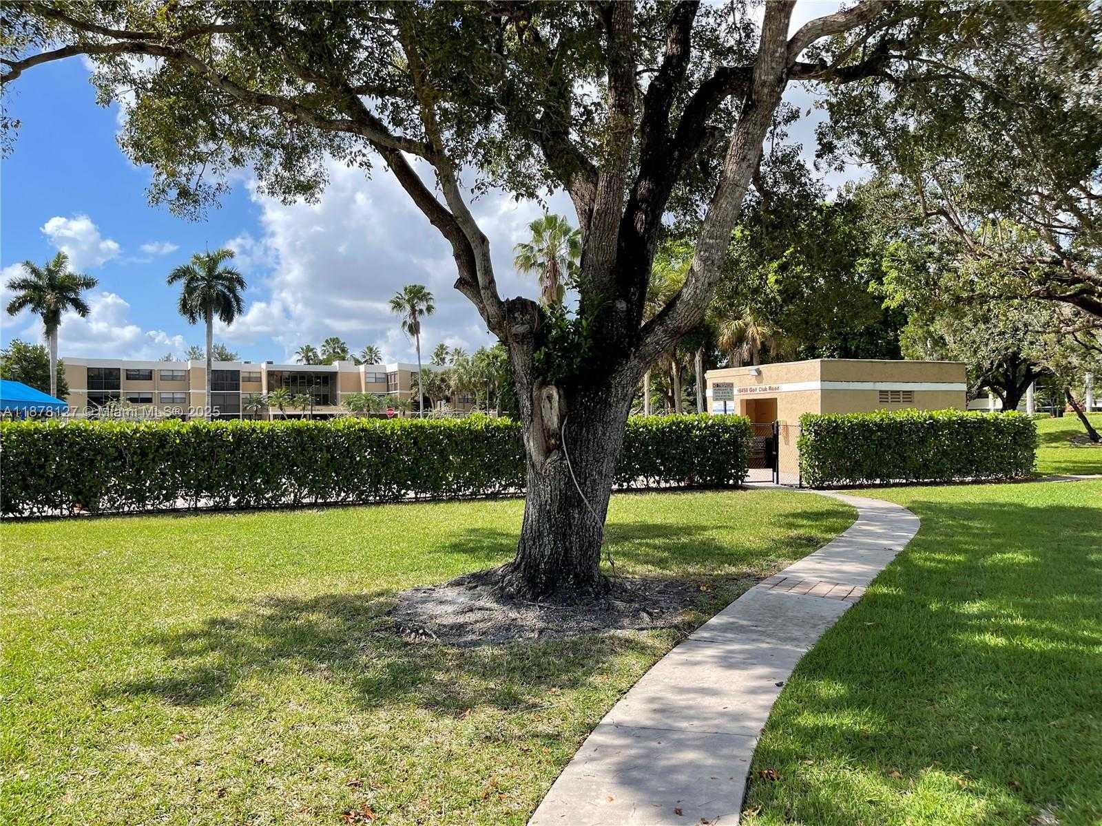 Small Image of 16500 GOLF CLUB RD #101, Weston Number 26
