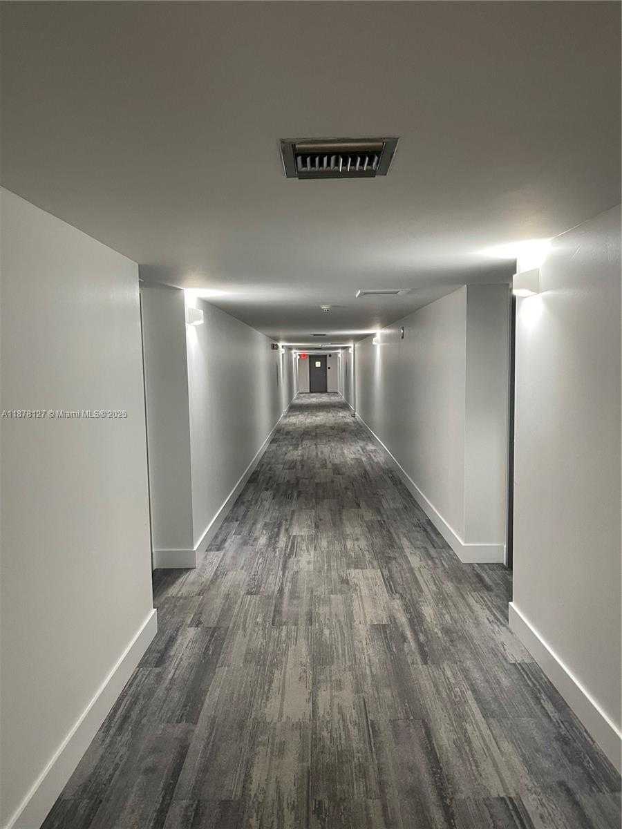 Small Image of 16500 GOLF CLUB RD #101, Weston Number 37