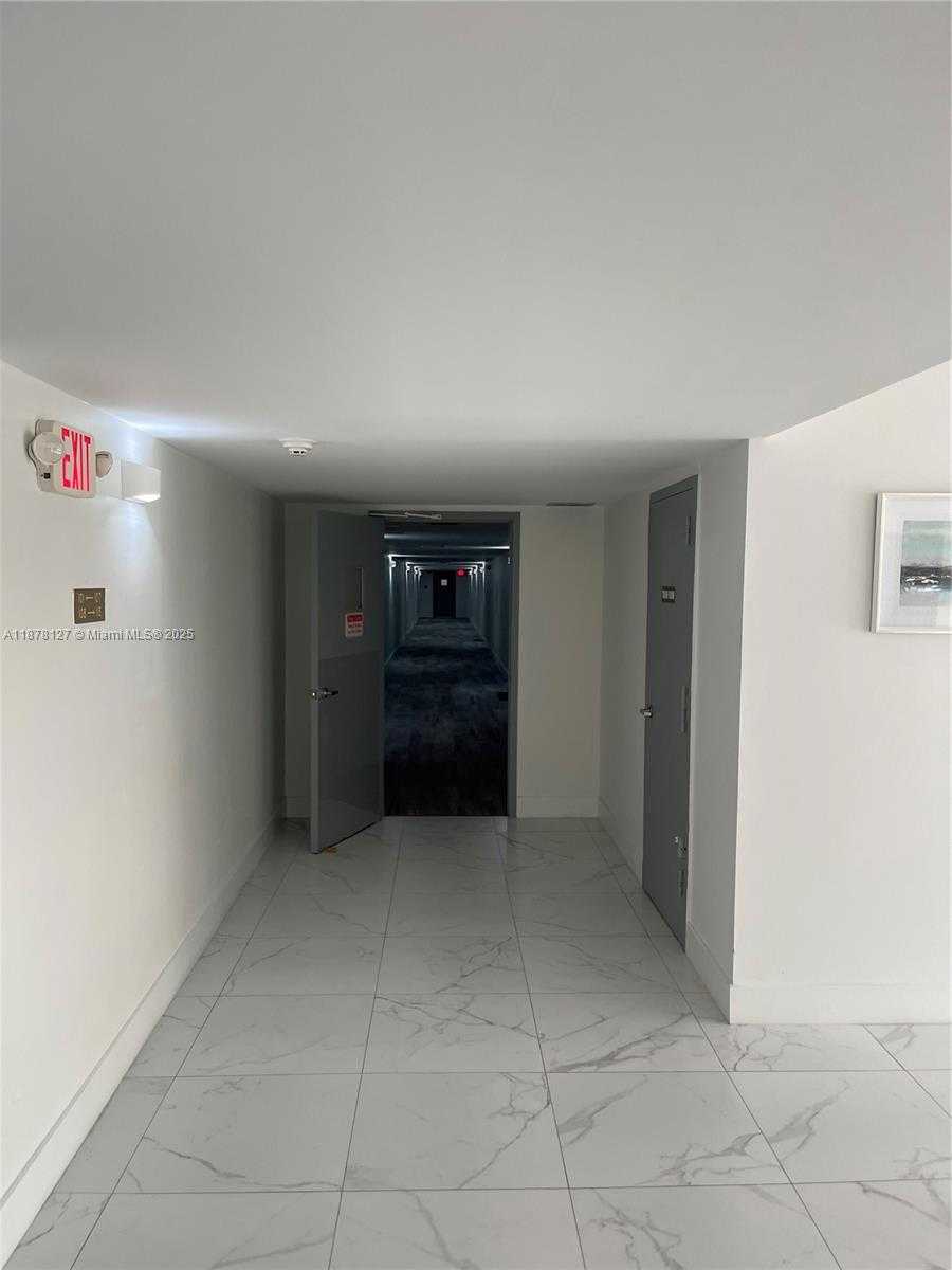 Small Image of 16500 GOLF CLUB RD #101, Weston Number 38