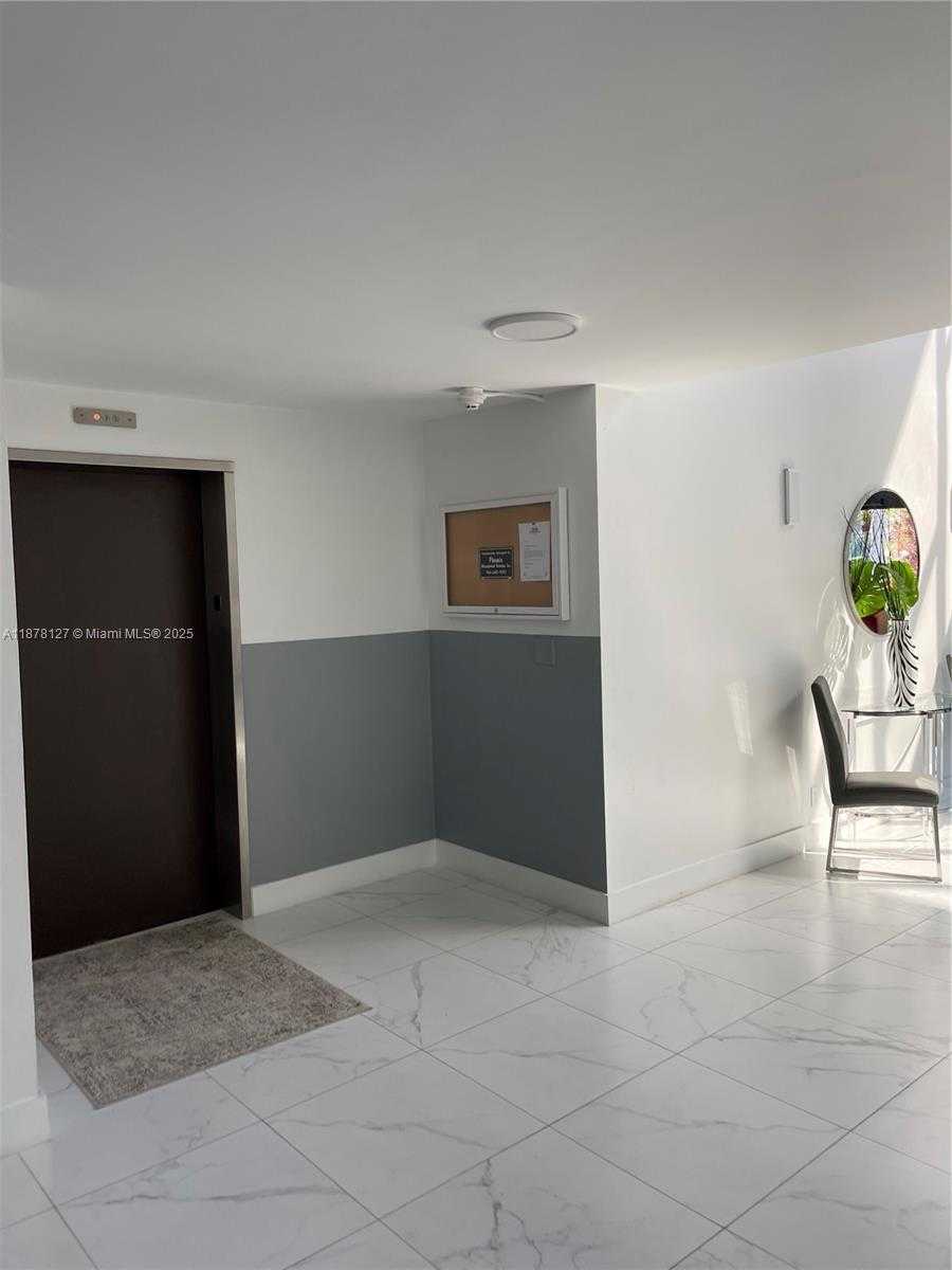 Small Image of 16500 GOLF CLUB RD #101, Weston Number 39