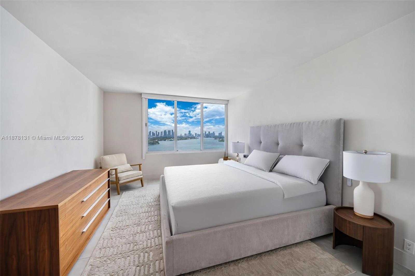 Small Image of 1000 WEST AVE #1515, Miami Beach Number 11