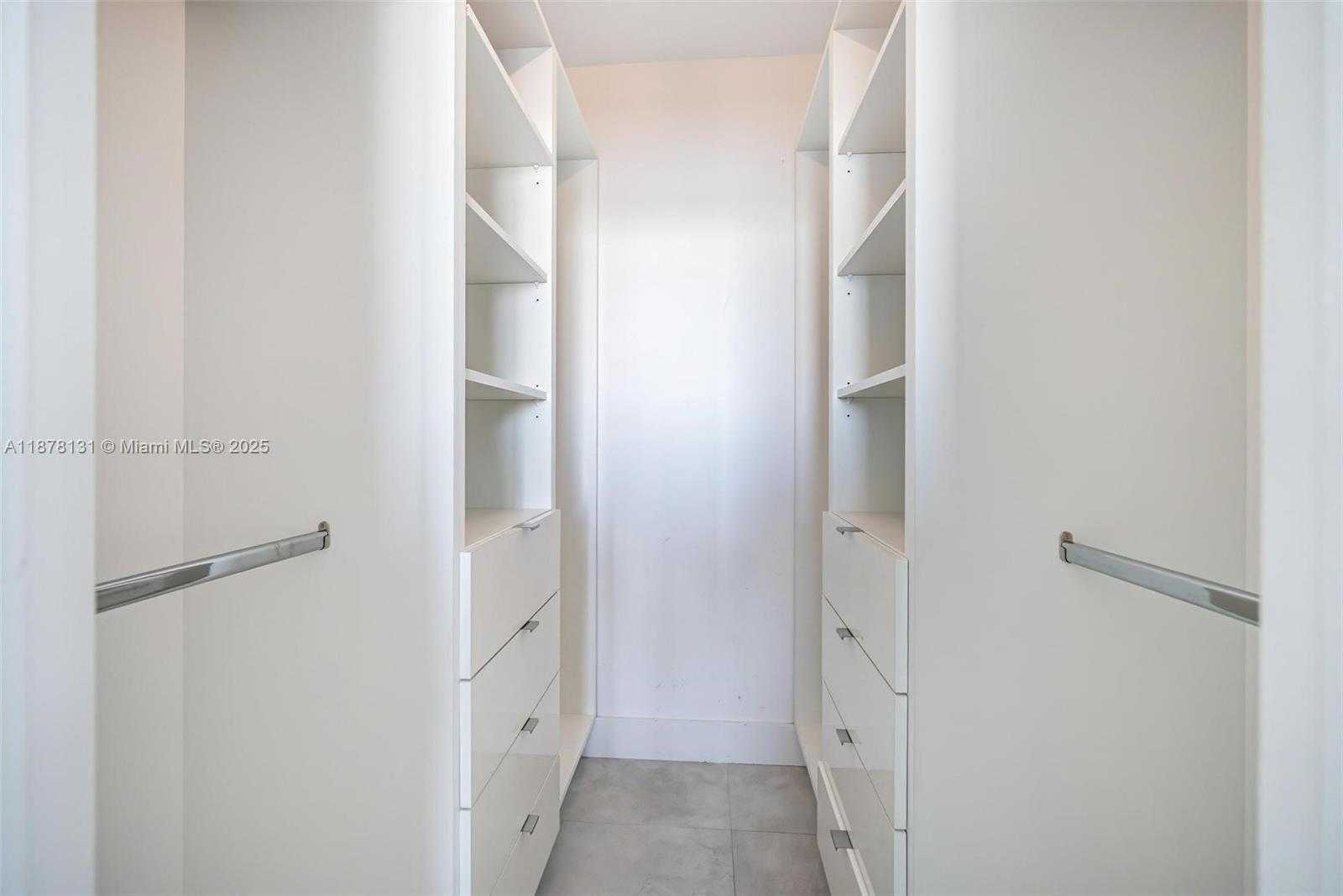 Small Image of 1000 WEST AVE #1515, Miami Beach Number 14