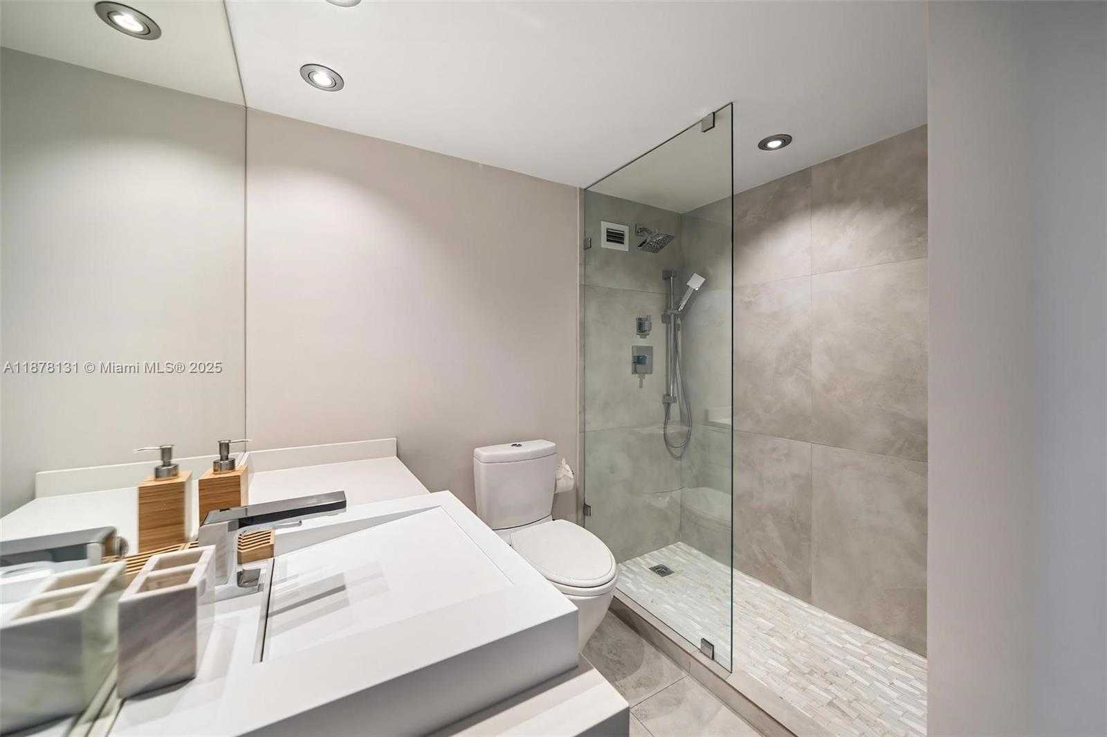 Small Image of 1000 WEST AVE #1515, Miami Beach Number 15