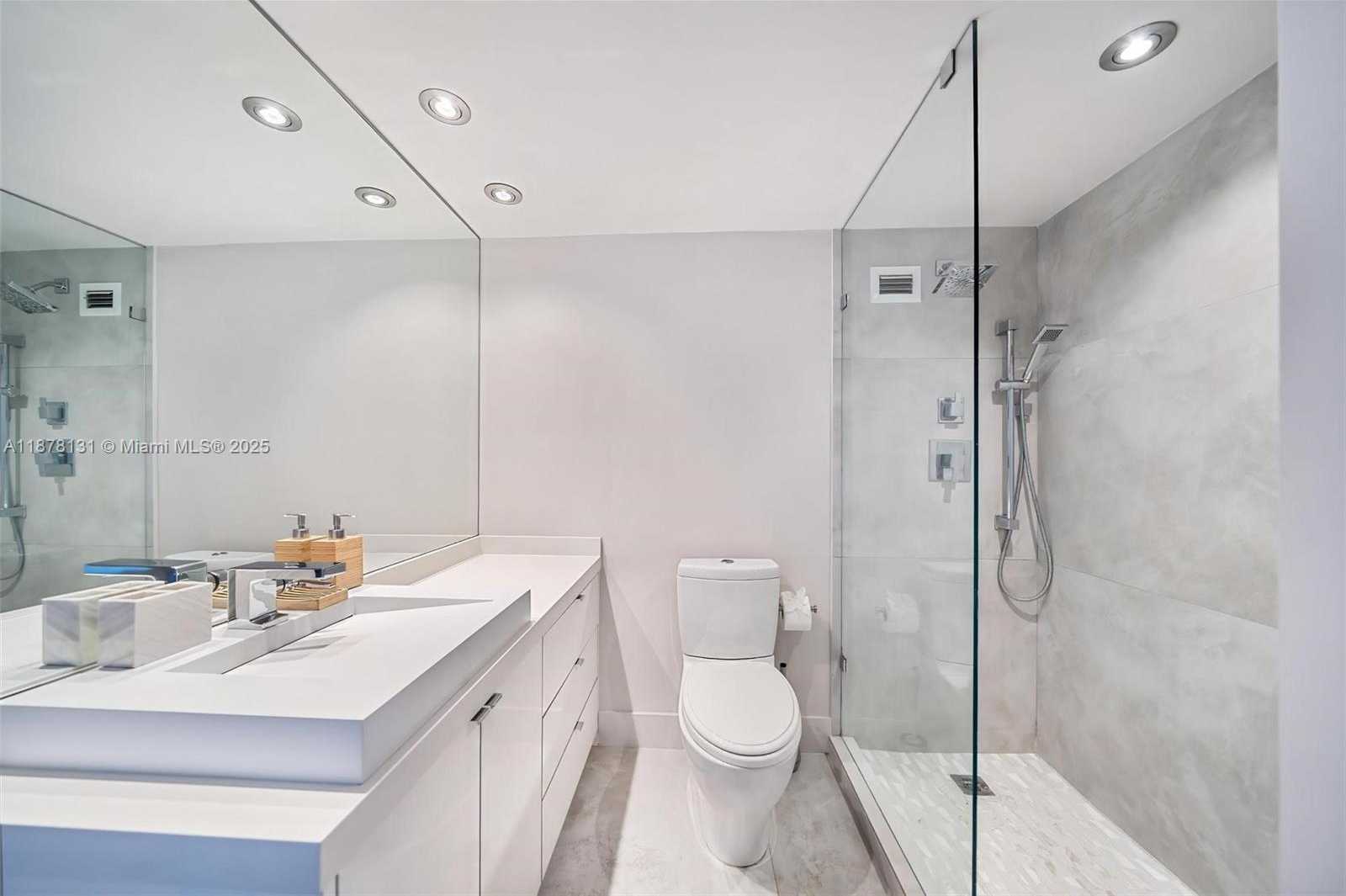 Small Image of 1000 WEST AVE #1515, Miami Beach Number 16