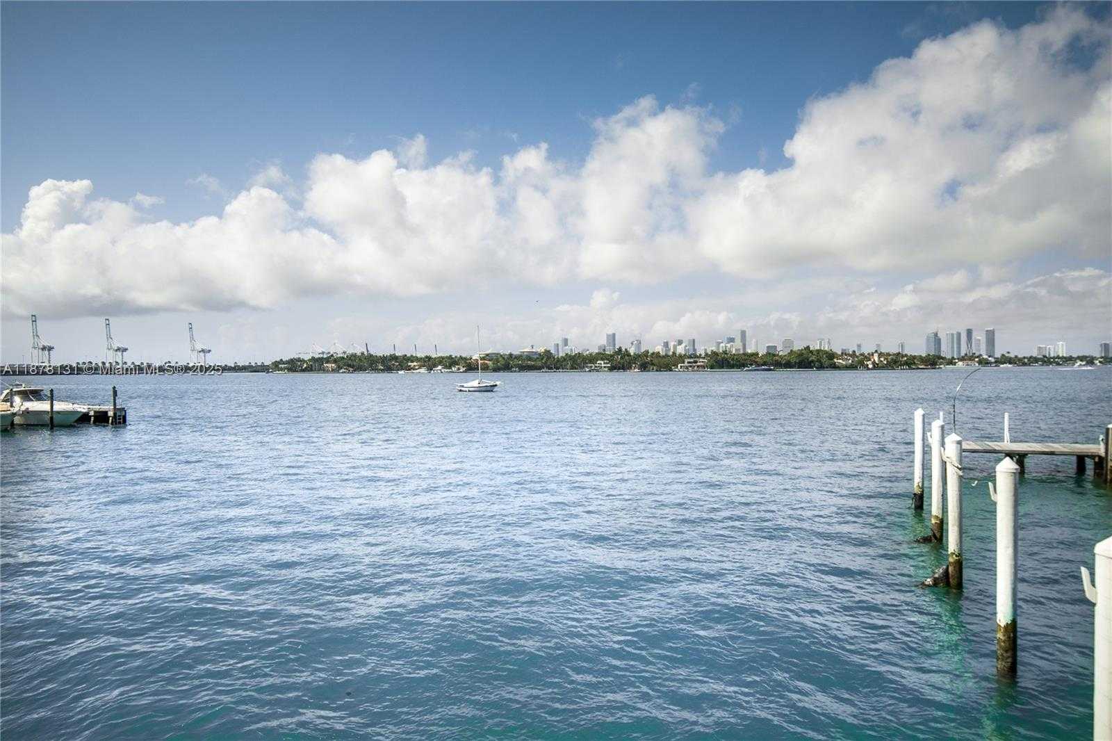 Small Image of 1000 WEST AVE #1515, Miami Beach Number 32