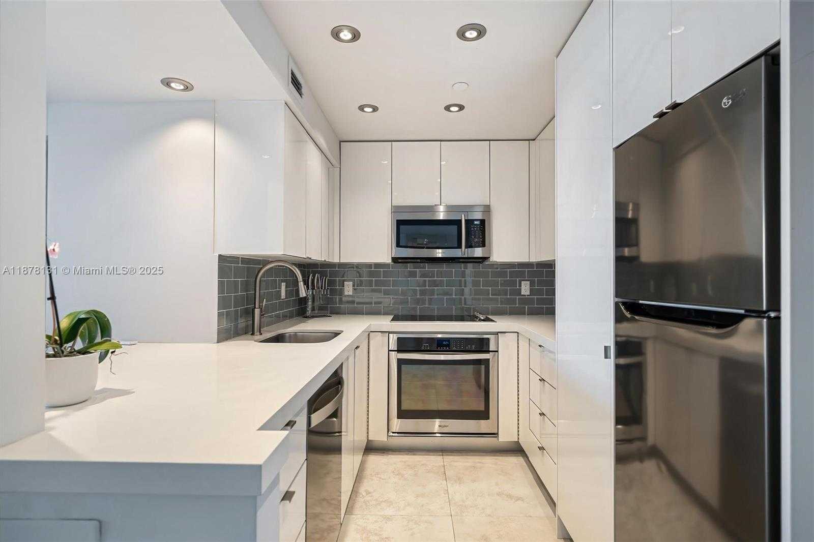 Small Image of 1000 WEST AVE #1515, Miami Beach Number 6