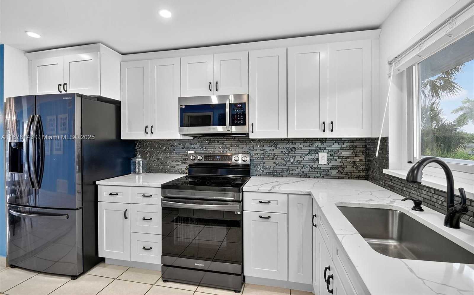 Small Image of 2000 SOUTH FEDERAL HWY #304, Boynton Beach Number 1