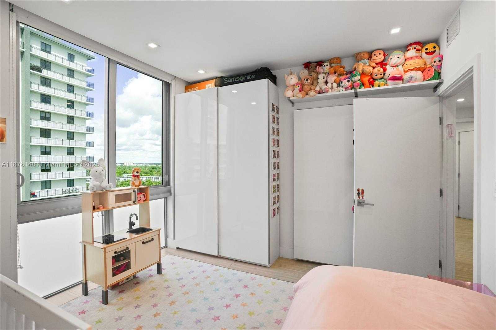 Small Image of 16385 BISCAYNE BLVD #1601, North Miami Beach Number 20