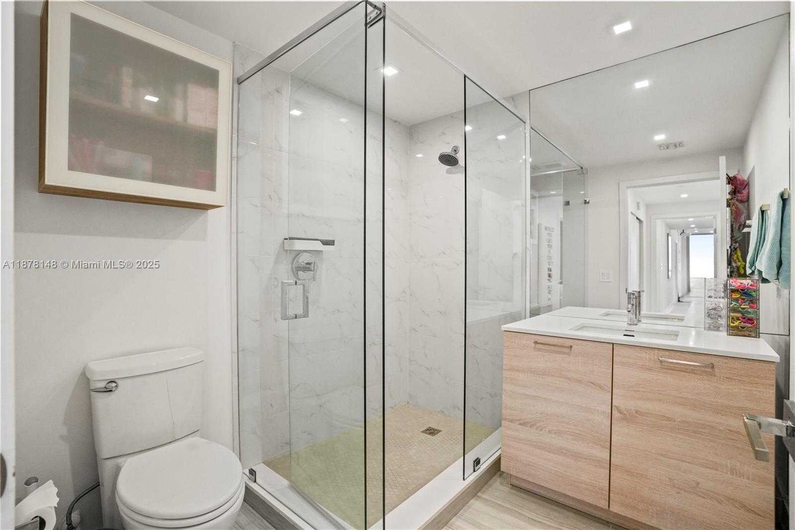 Small Image of 16385 BISCAYNE BLVD #1601, North Miami Beach Number 21