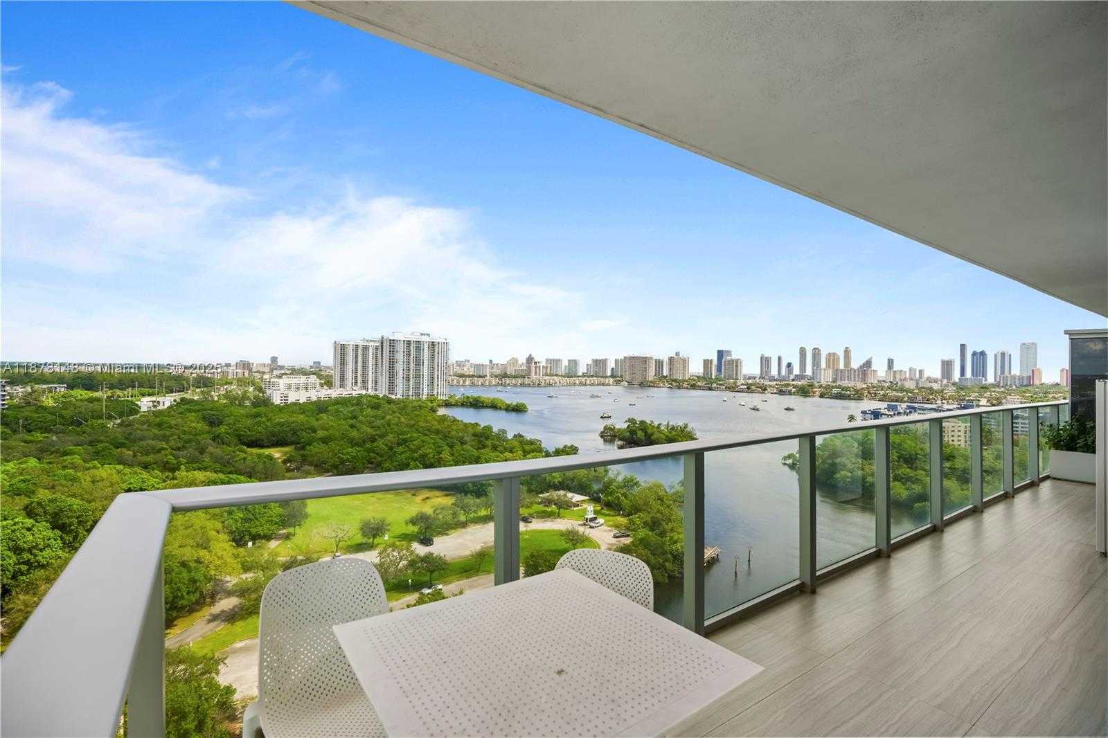 Small Image of 16385 BISCAYNE BLVD #1601, North Miami Beach Number 22