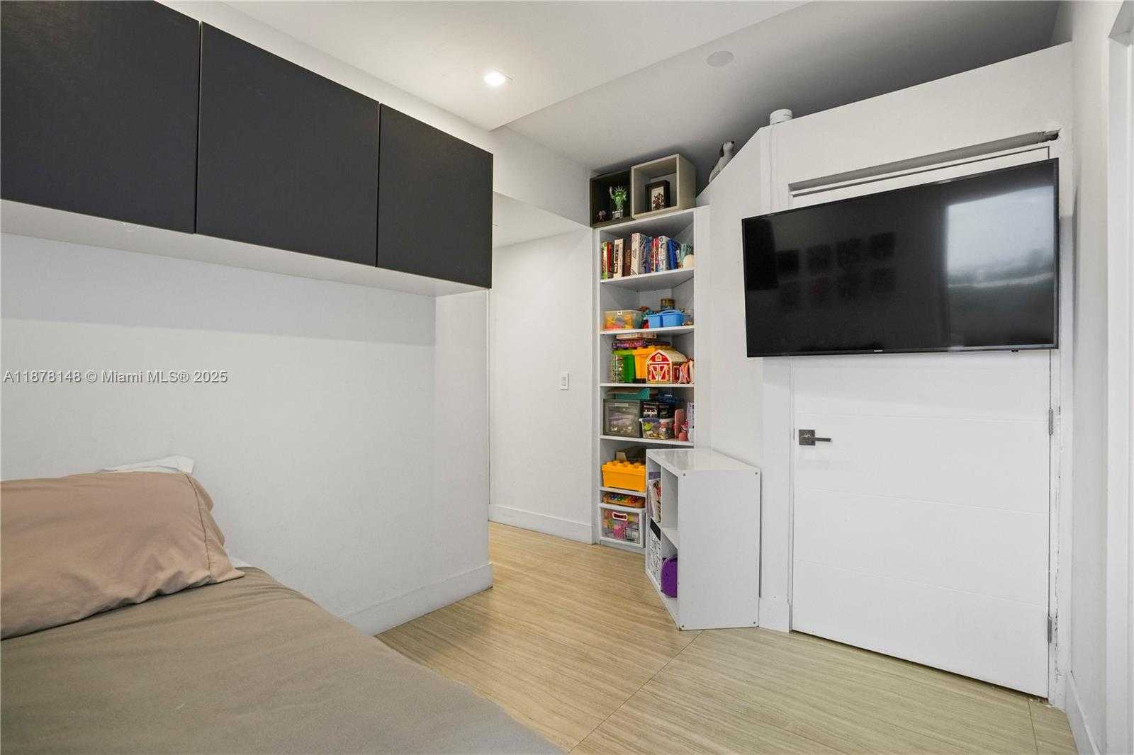 Small Image of 16385 BISCAYNE BLVD #1601, North Miami Beach Number 25