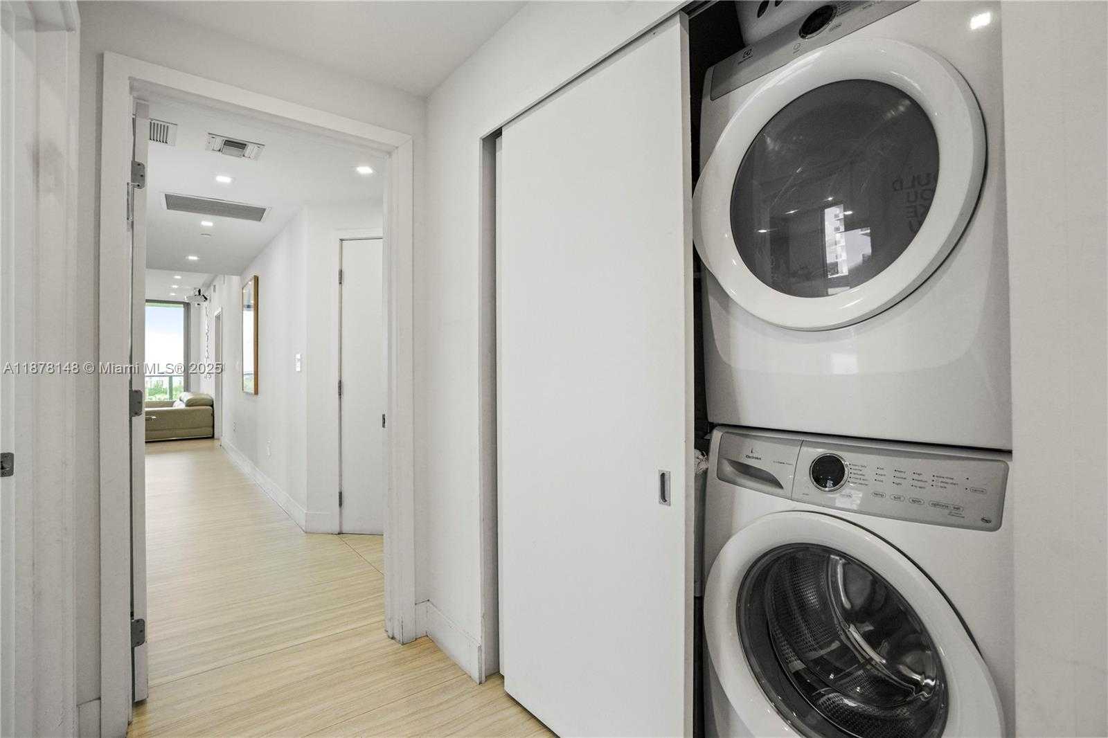 Small Image of 16385 BISCAYNE BLVD #1601, North Miami Beach Number 28