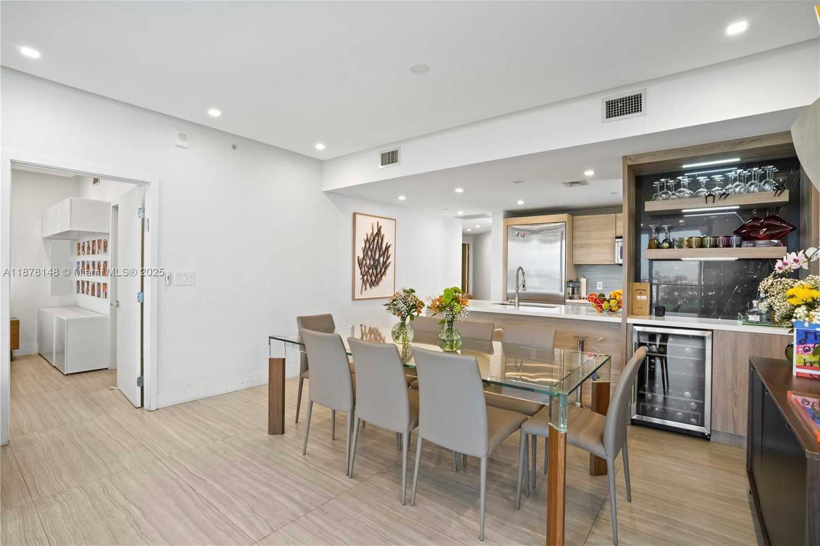 Small Image of 16385 BISCAYNE BLVD #1601, North Miami Beach Number 5