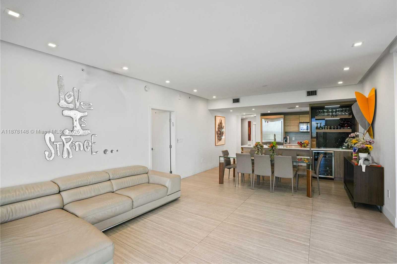 Small Image of 16385 BISCAYNE BLVD #1601, North Miami Beach Number 6