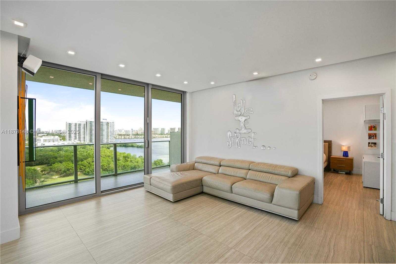 Small Image of 16385 BISCAYNE BLVD #1601, North Miami Beach Number 7