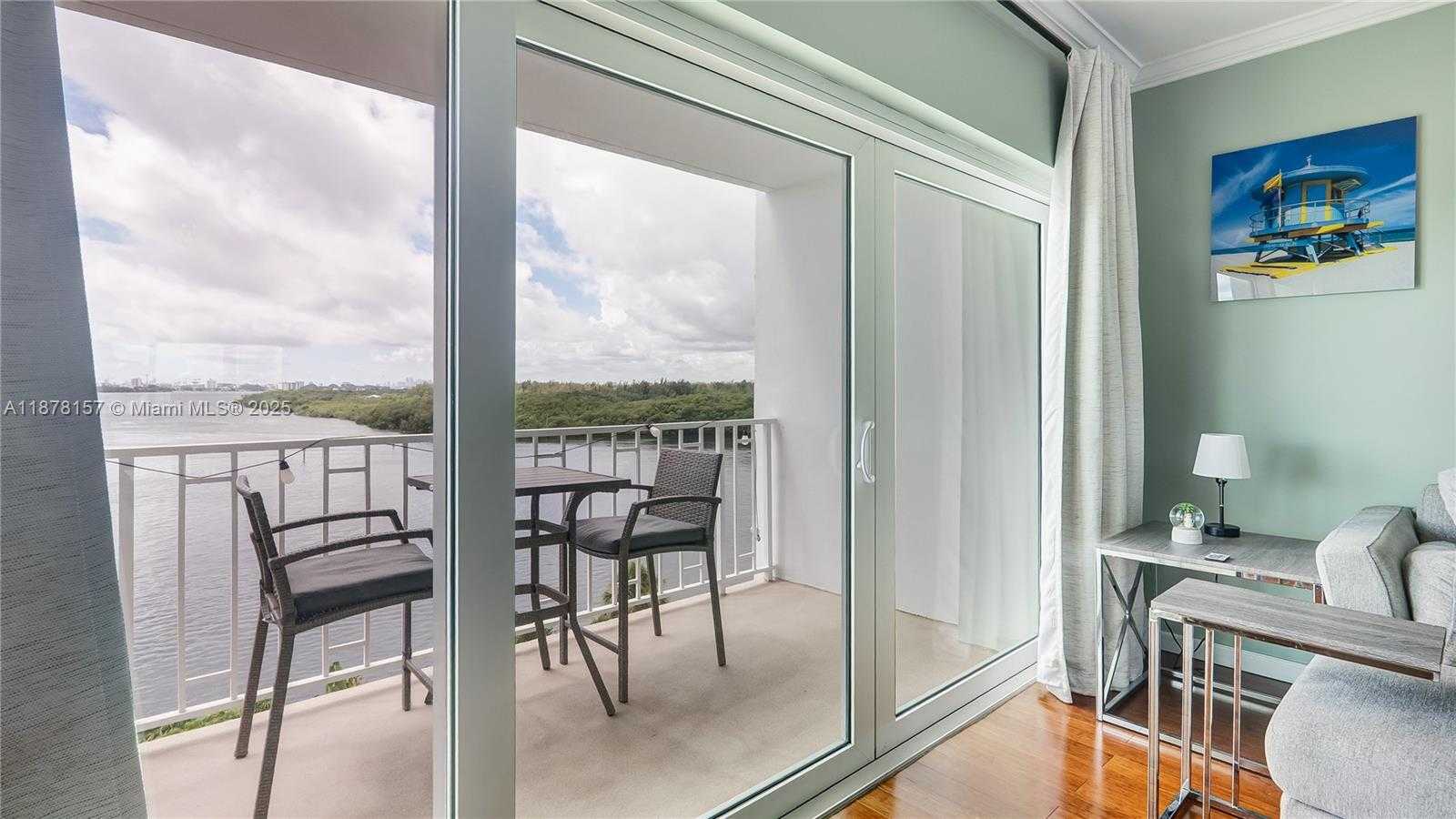 Small Image of 500 BAYVIEW DR #732, Sunny Isles Beach Number 10