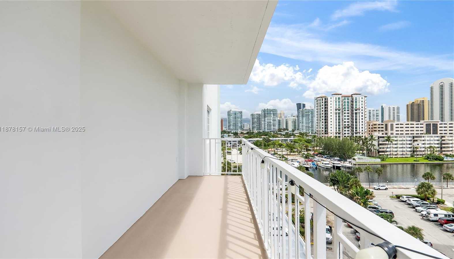 Small Image of 500 BAYVIEW DR #732, Sunny Isles Beach Number 13