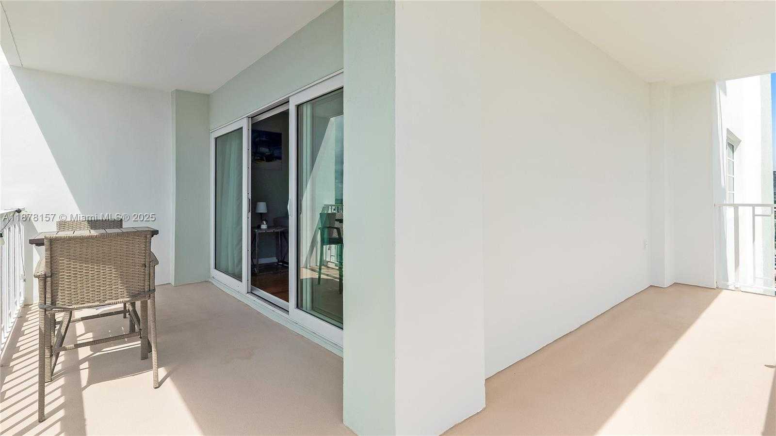 Small Image of 500 BAYVIEW DR #732, Sunny Isles Beach Number 14