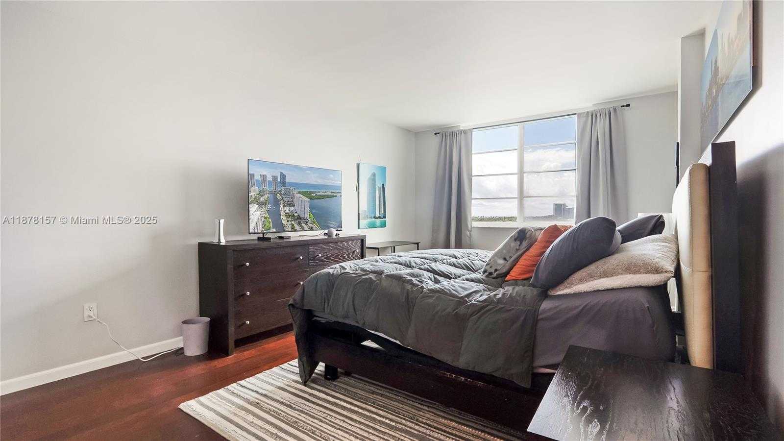Small Image of 500 BAYVIEW DR #732, Sunny Isles Beach Number 19