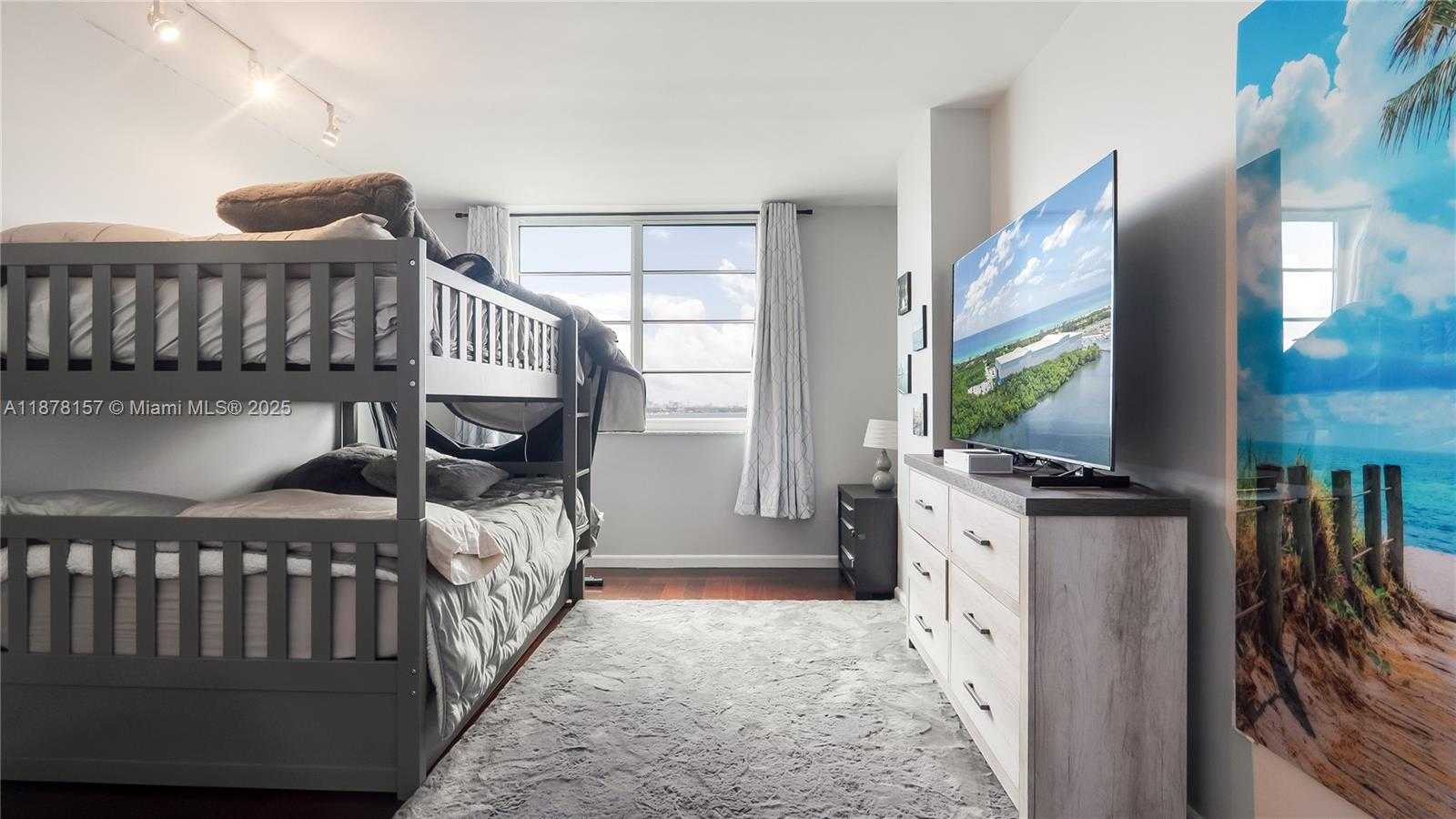 Small Image of 500 BAYVIEW DR #732, Sunny Isles Beach Number 22