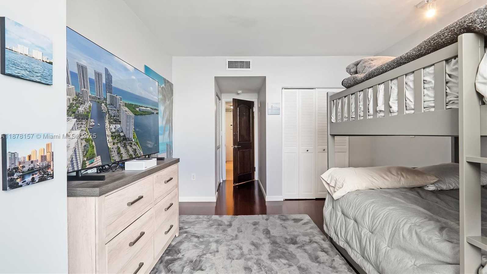 Small Image of 500 BAYVIEW DR #732, Sunny Isles Beach Number 25