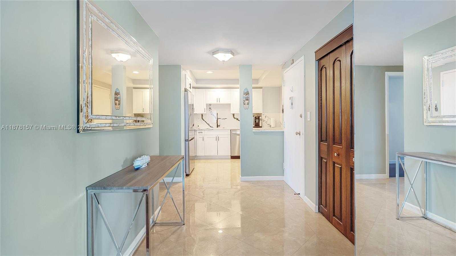 Small Image of 500 BAYVIEW DR #732, Sunny Isles Beach Number 5