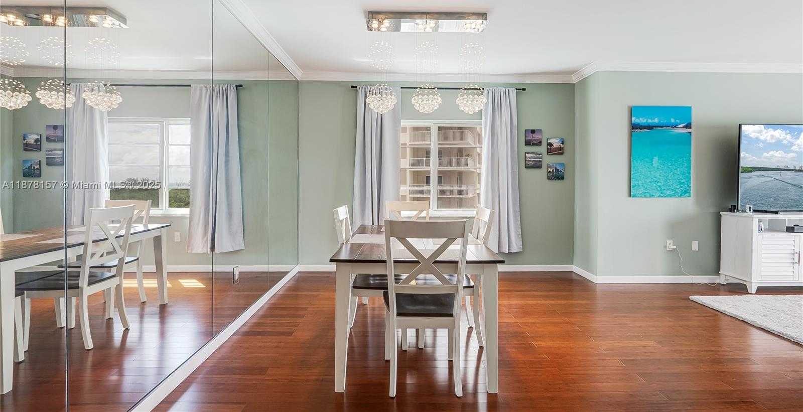 Small Image of 500 BAYVIEW DR #732, Sunny Isles Beach Number 6