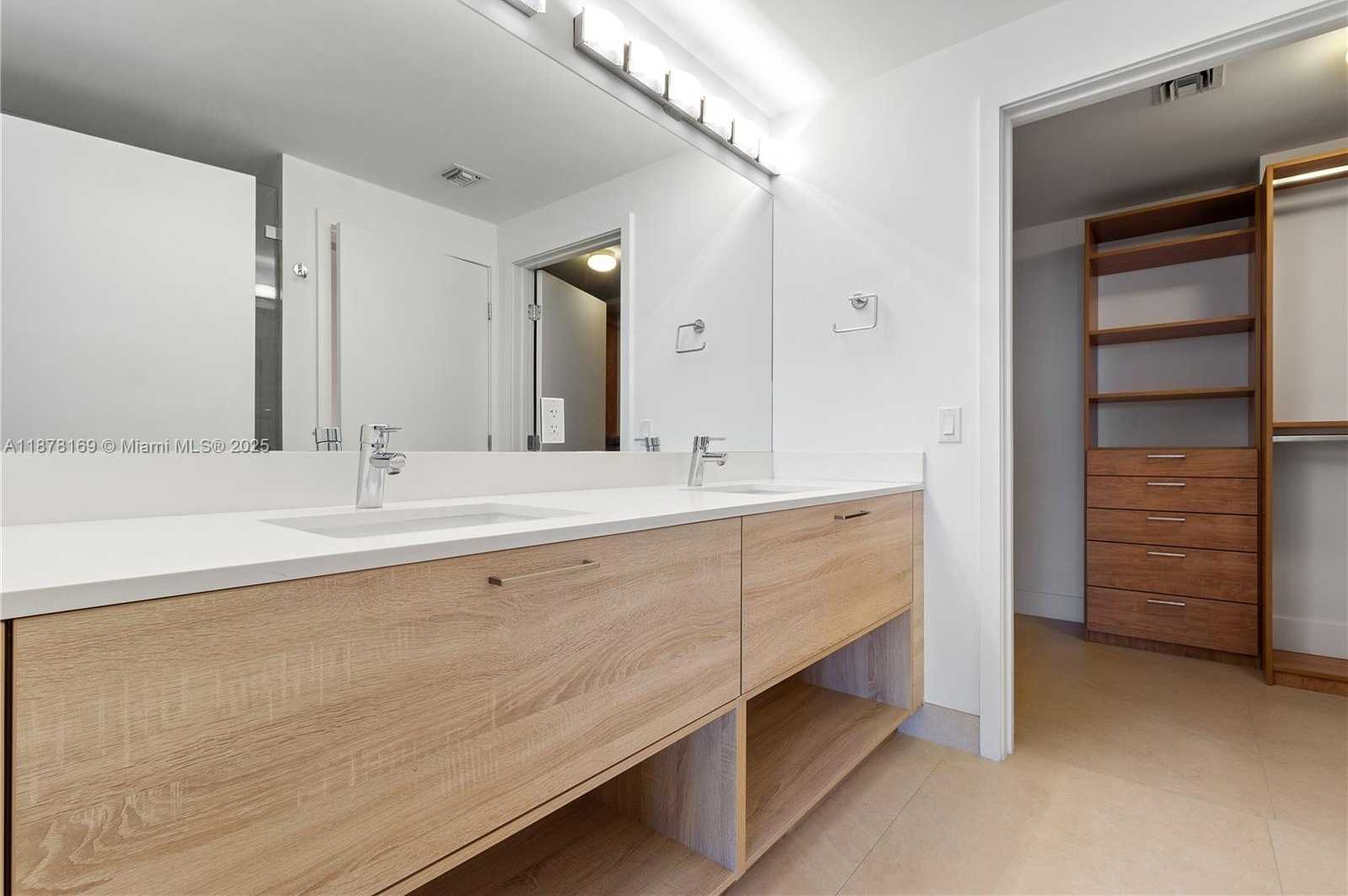 Small Image of 16385 BISCAYNE BLVD #1921, North Miami Beach Number 8