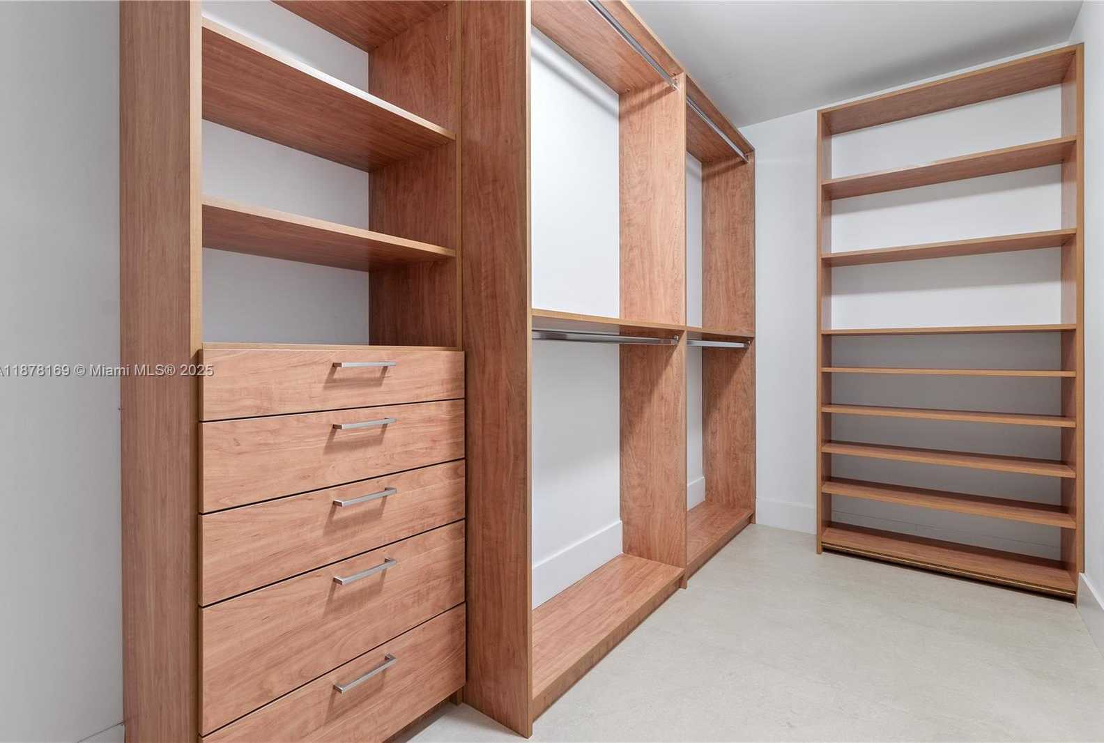 Small Image of 16385 BISCAYNE BLVD #1921, North Miami Beach Number 9