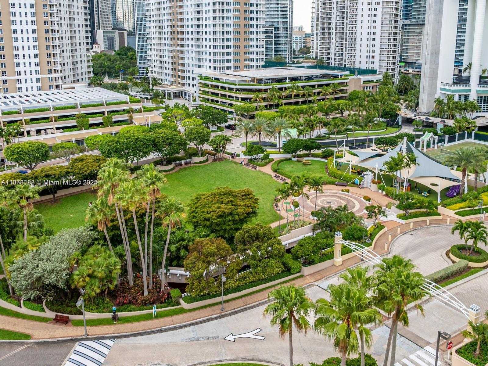 Small Image of 540 BRICKELL KEY DR #811, Miami Number 15