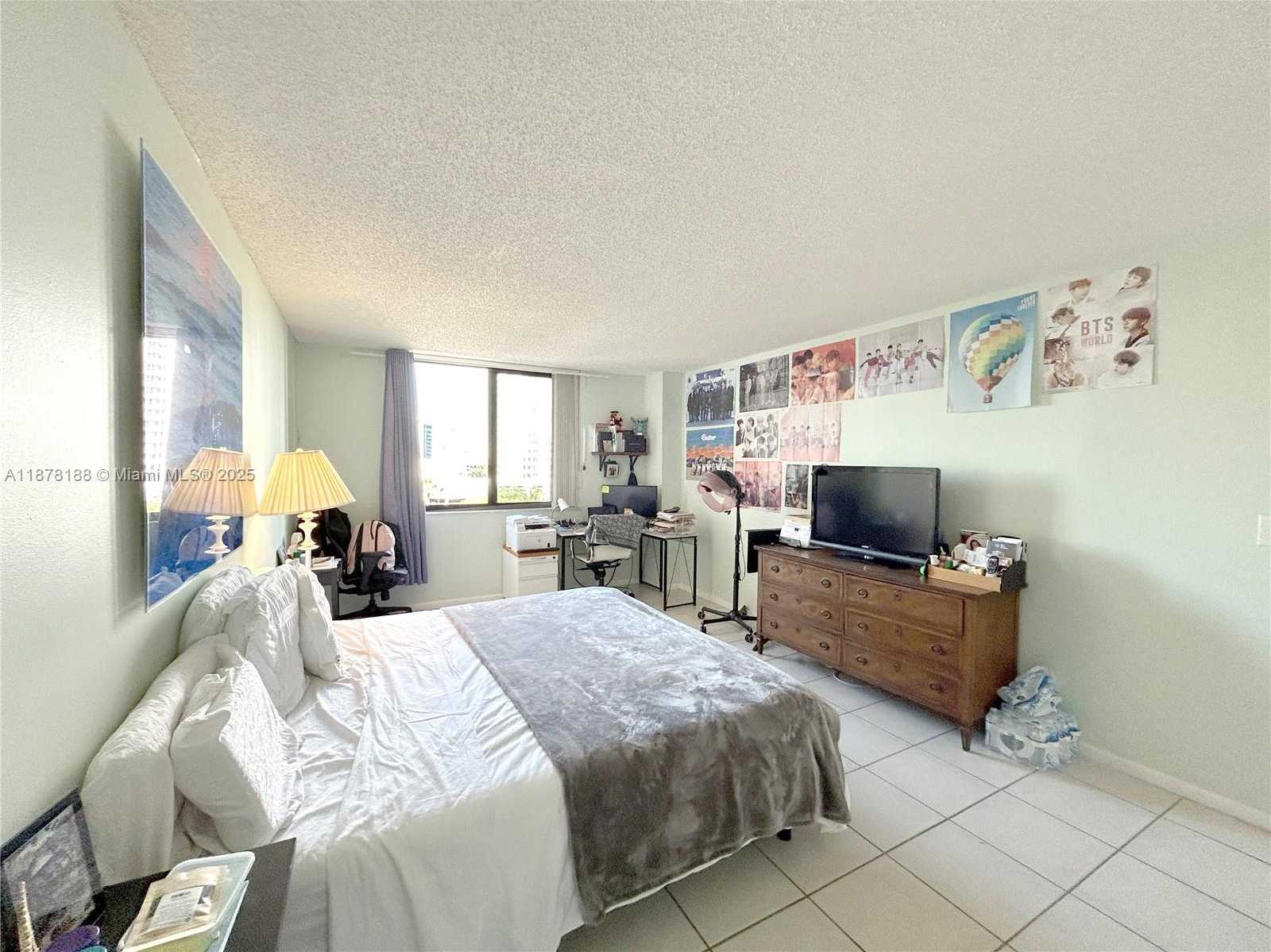 Small Image of 540 BRICKELL KEY DR #811, Miami Number 18
