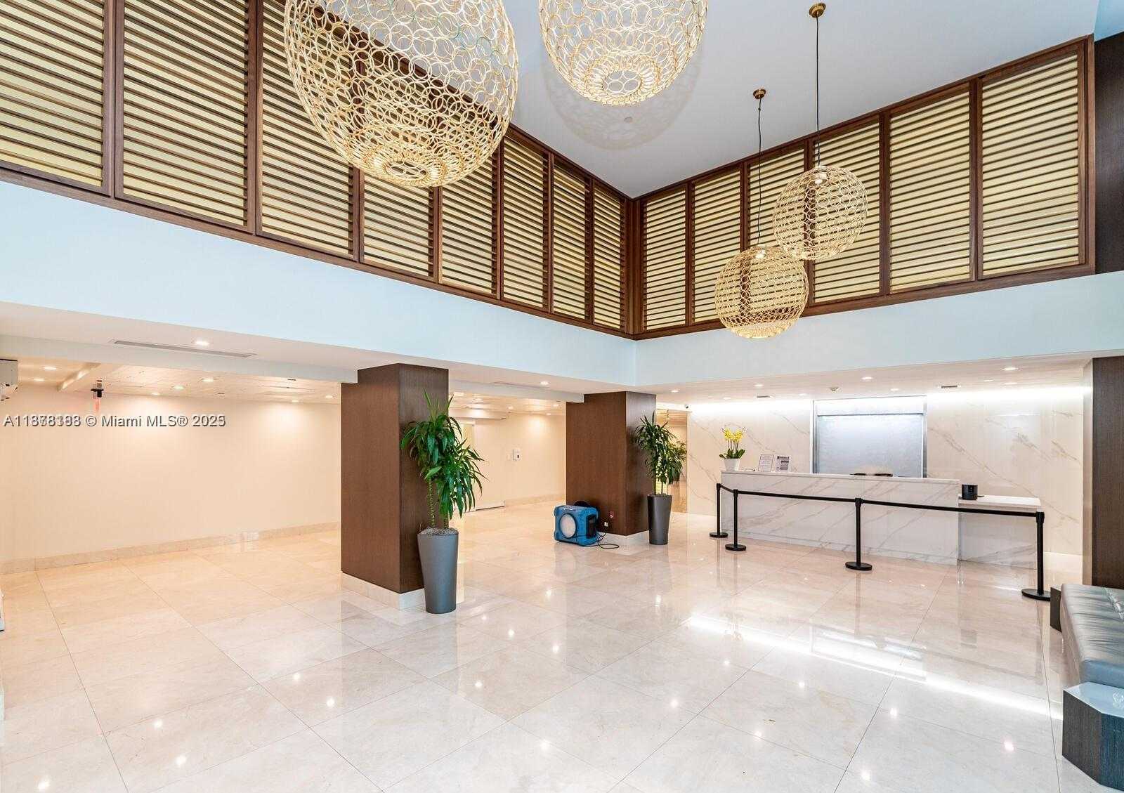 Small Image of 540 BRICKELL KEY DR #811, Miami Number 2