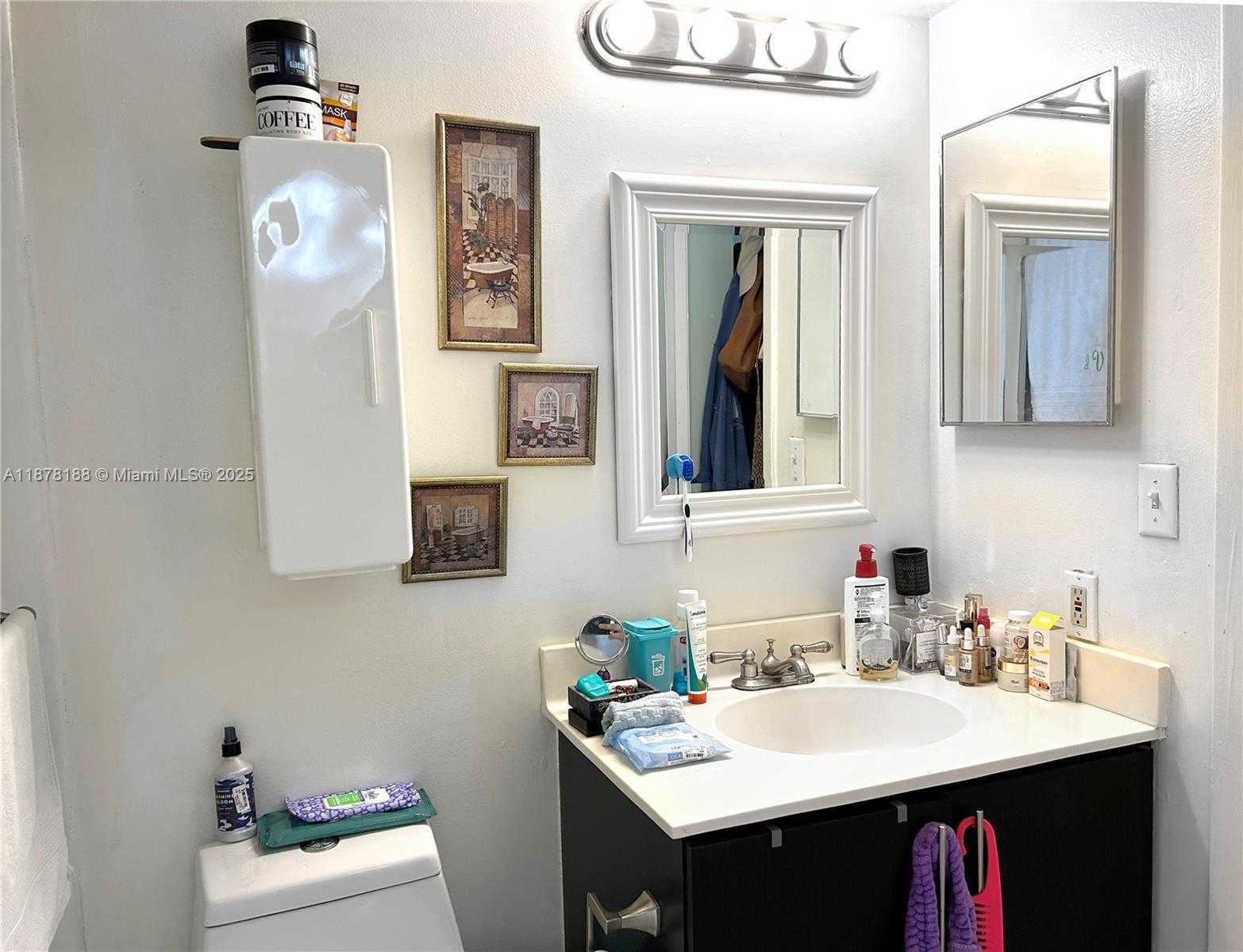Small Image of 540 BRICKELL KEY DR #811, Miami Number 25