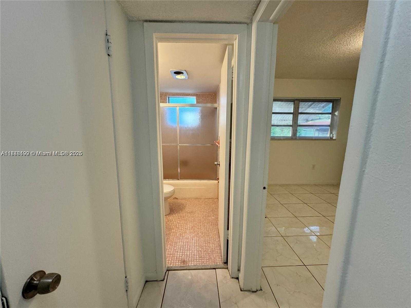 Small Image of 2005 JEFFERSON ST #205, Hollywood Number 12