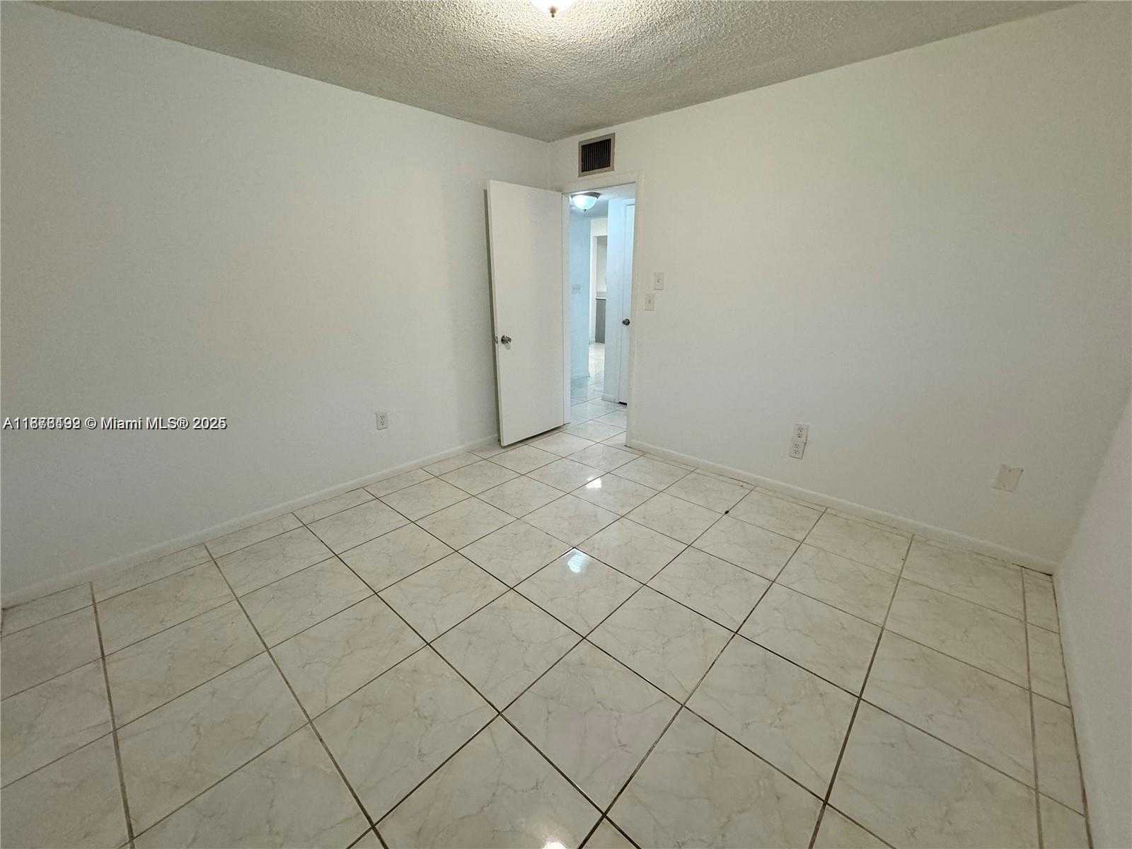 Small Image of 2005 JEFFERSON ST #205, Hollywood Number 15
