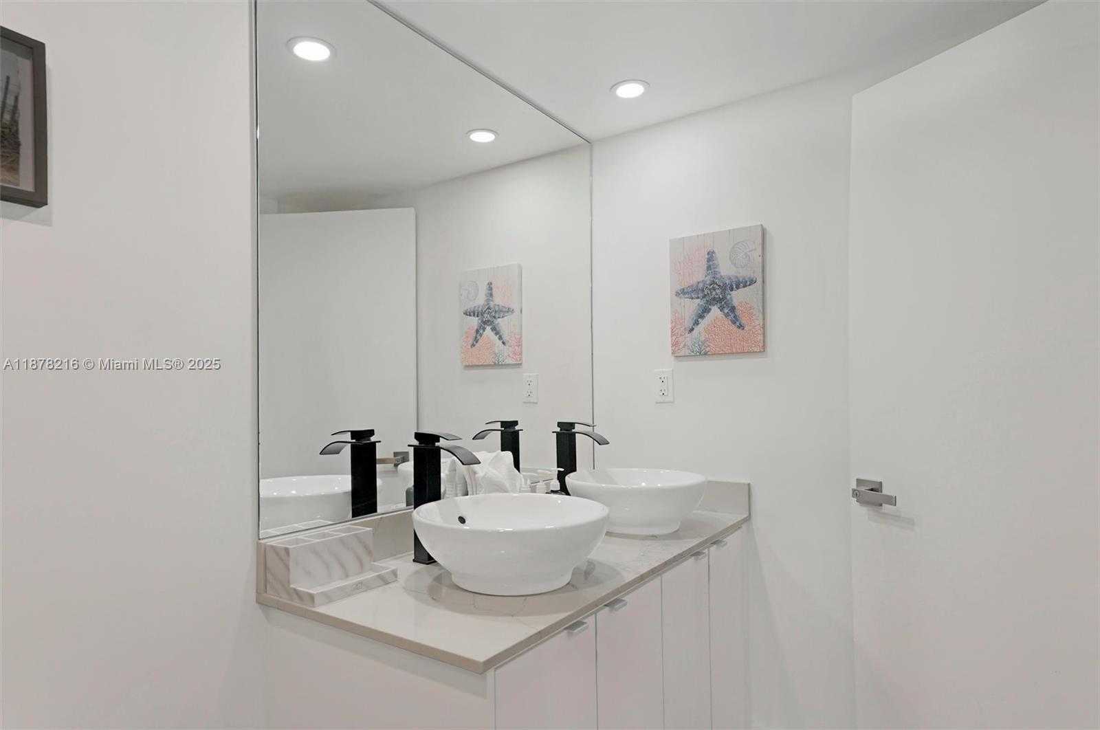 Small Image of 2301 COLLINS AVE #1135, Miami Beach Number 14