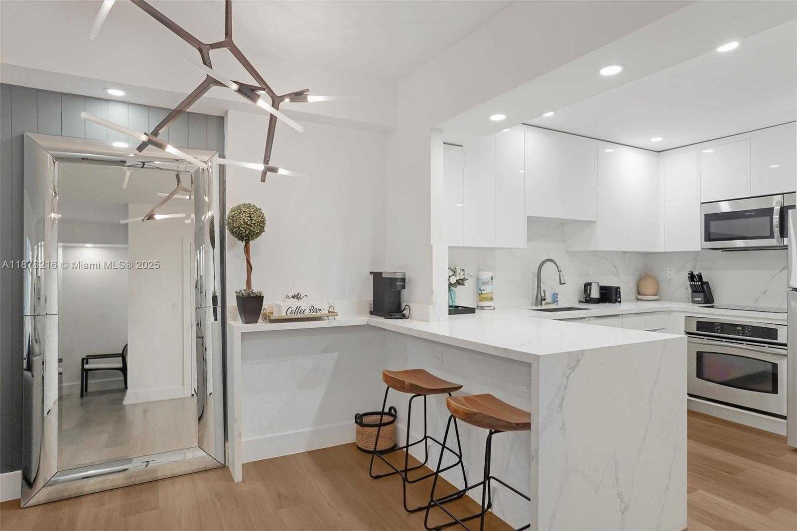 Small Image of 2301 COLLINS AVE #1135, Miami Beach Number 5