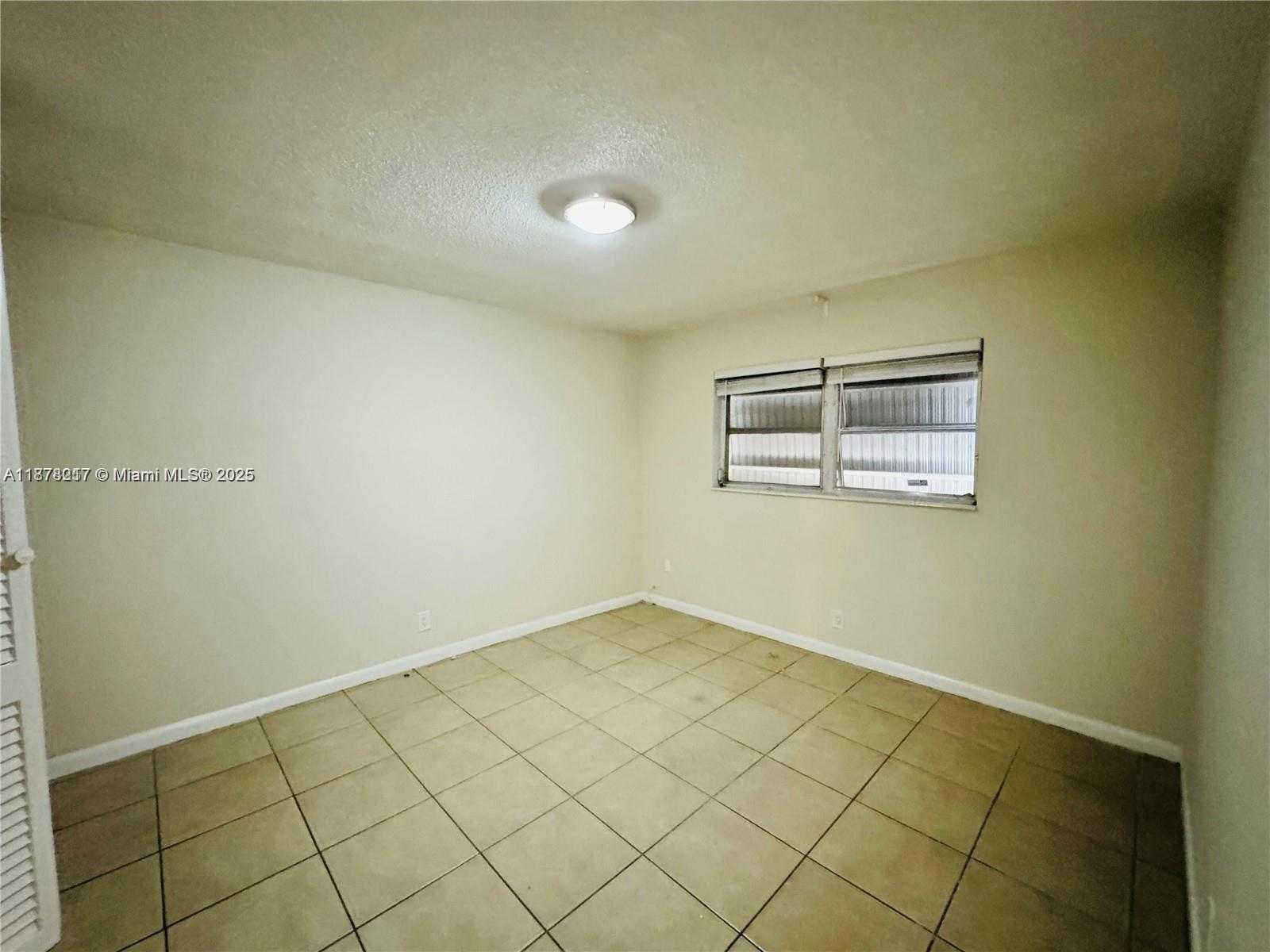 Small Image of 1830 CLEVELAND ST #2, Hollywood Number 12