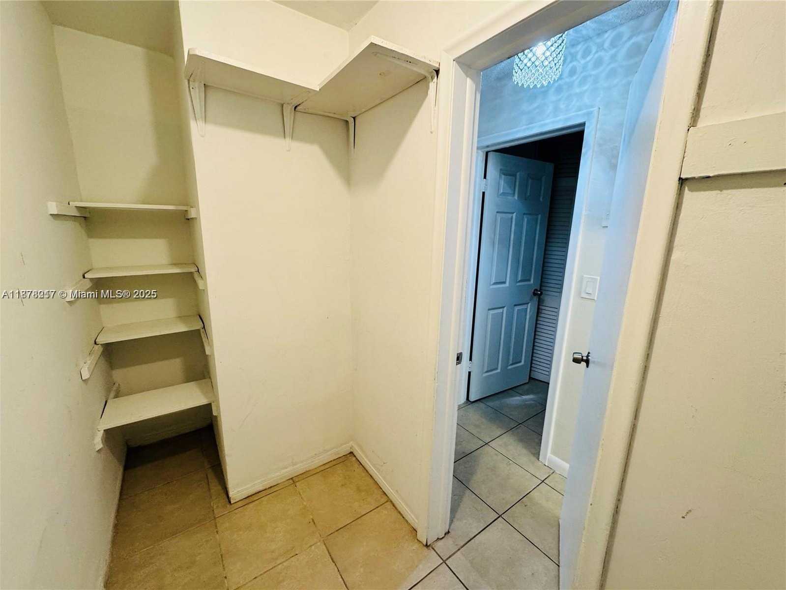 Small Image of 1830 CLEVELAND ST #2, Hollywood Number 14