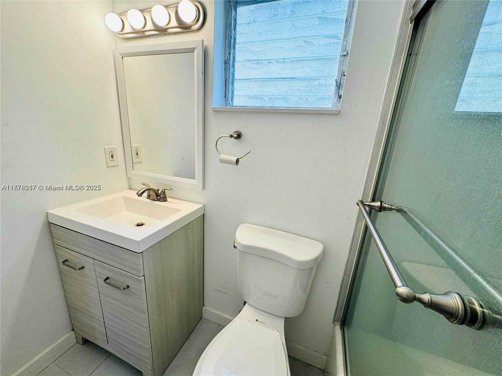 Small Image of 1830 CLEVELAND ST #2, Hollywood Number 16