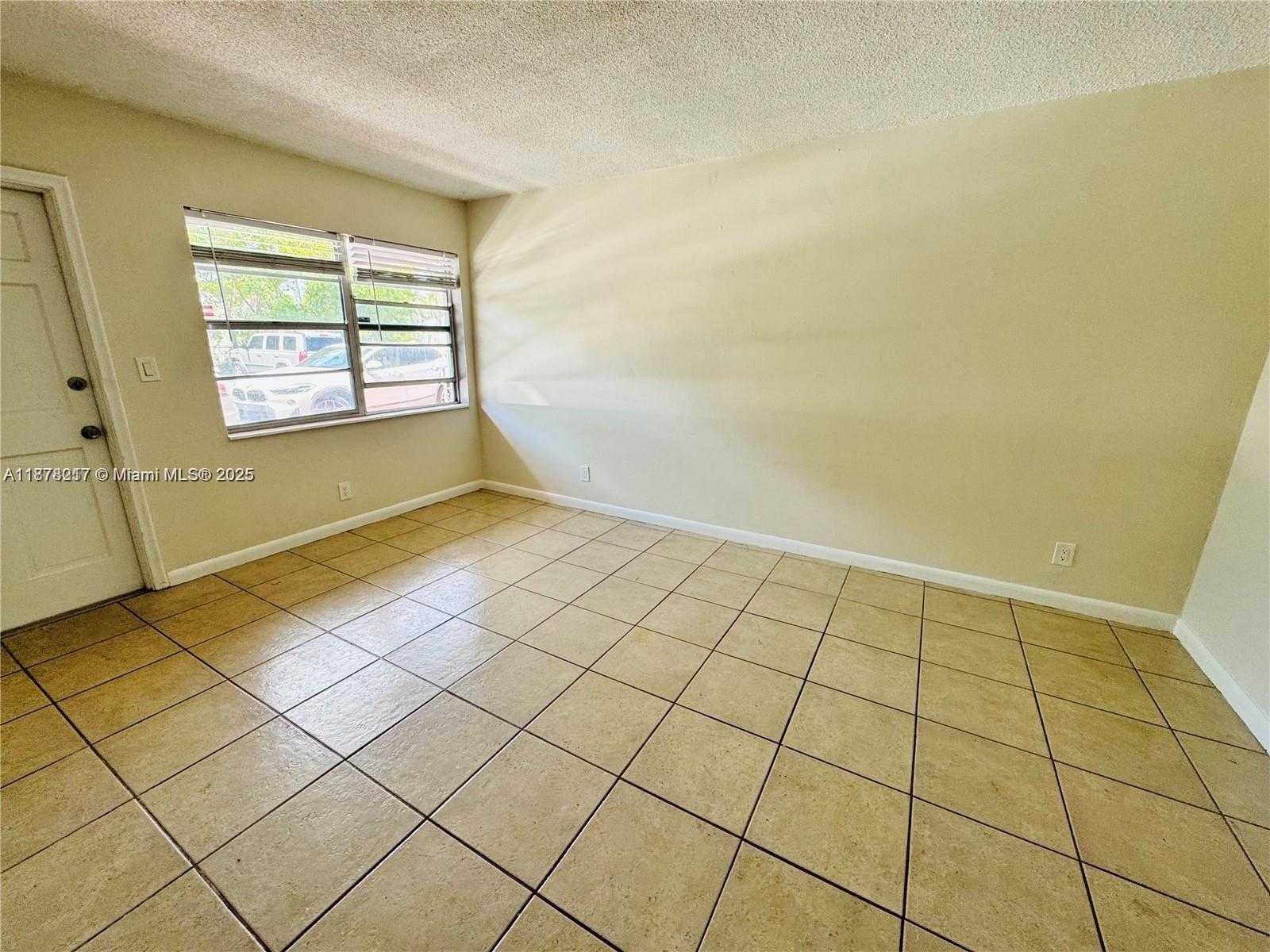 Small Image of 1830 CLEVELAND ST #2, Hollywood Number 18