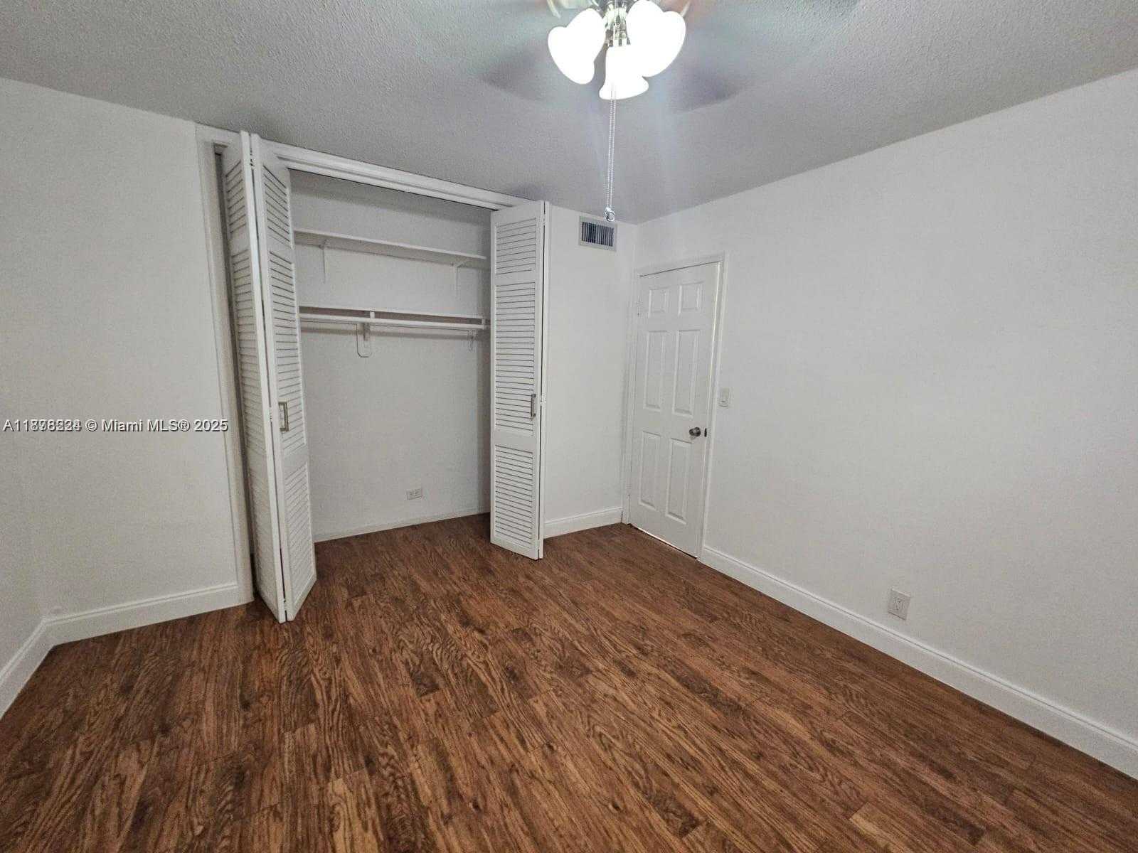 Small Image of 1830 CLEVELAND ST #3, Hollywood Number 14
