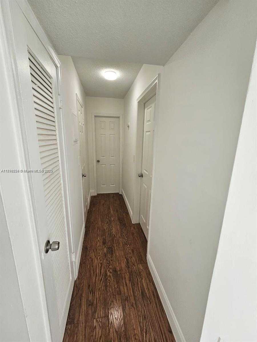 Small Image of 1830 CLEVELAND ST #3, Hollywood Number 15