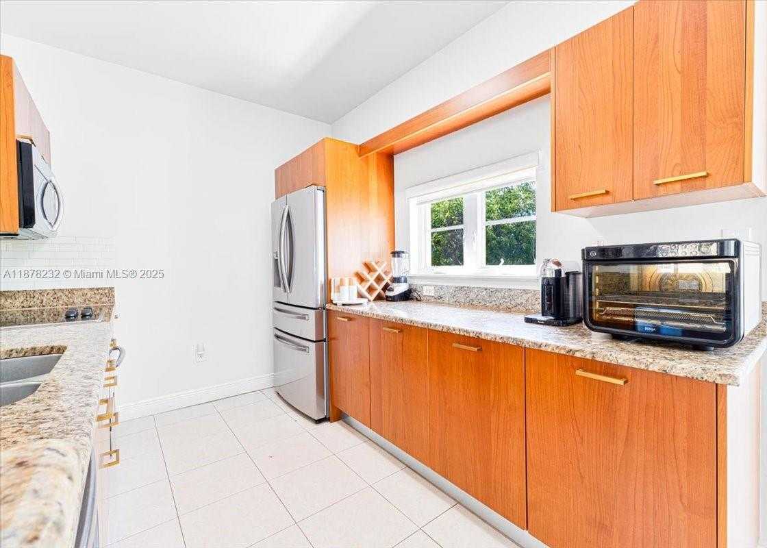 Small Image of 2802 NORTH EAST 184TH TER, Aventura Number 12