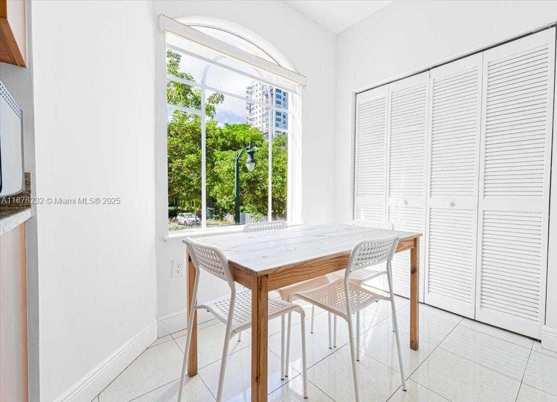 Small Image of 2802 NORTH EAST 184TH TER, Aventura Number 13