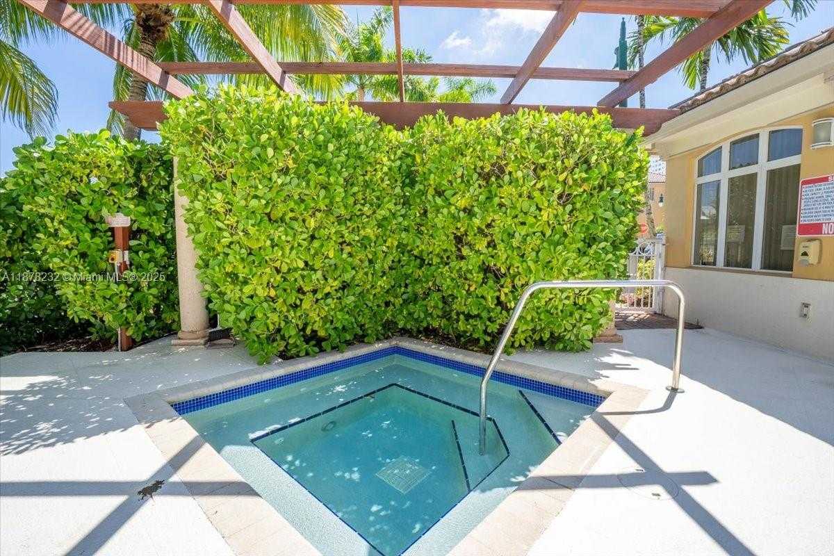 Small Image of 2802 NORTH EAST 184TH TER, Aventura Number 27