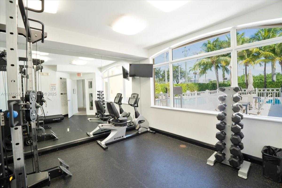 Small Image of 2802 NORTH EAST 184TH TER, Aventura Number 31
