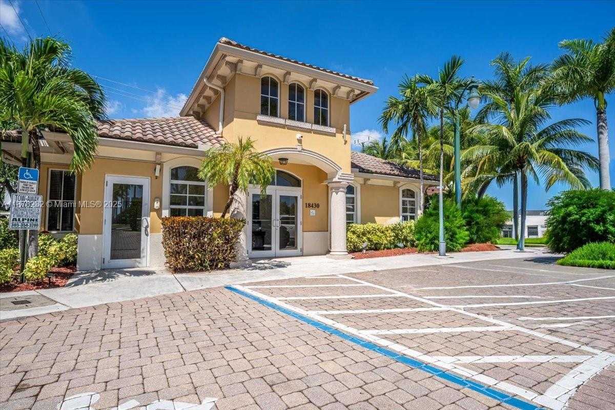 Small Image of 2802 NORTH EAST 184TH TER, Aventura Number 33