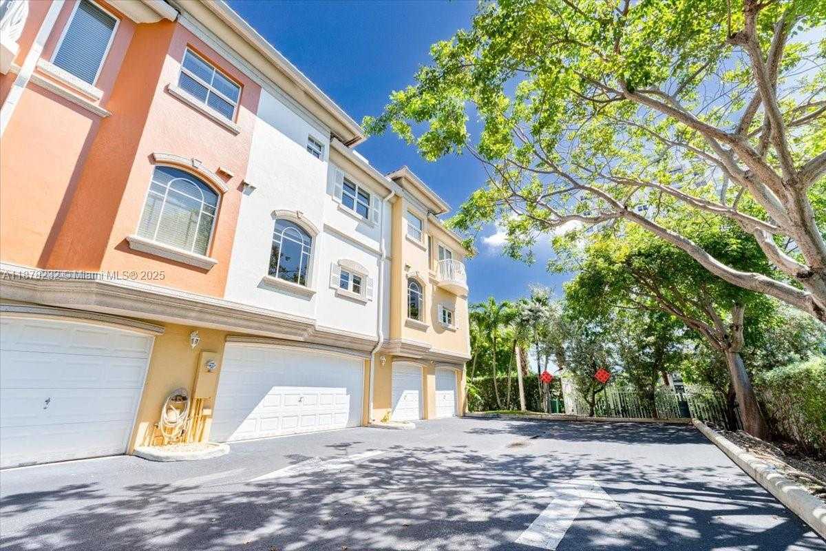 Small Image of 2802 NORTH EAST 184TH TER, Aventura Number 35