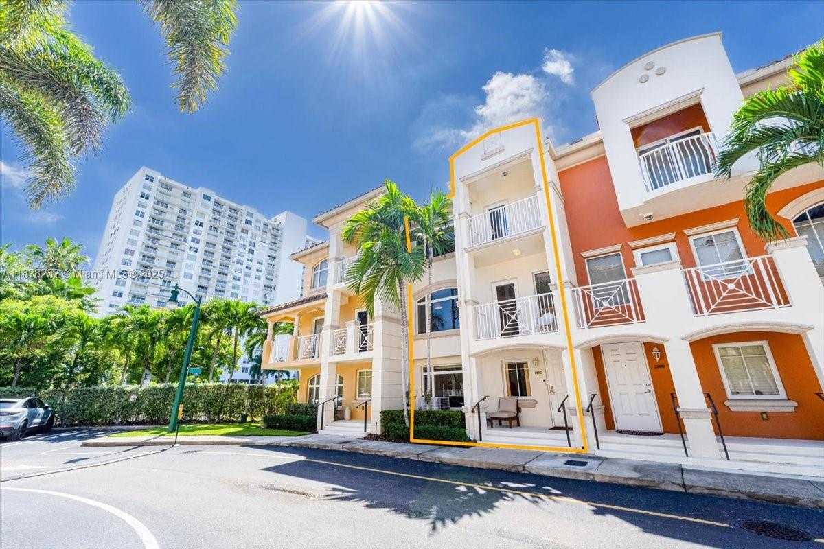 Small Image of 2802 NORTH EAST 184TH TER, Aventura Number 37